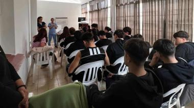 Alumnos participaron de una jornada sobre la importancia de donar sangre