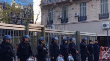 Refuerzan la seguridad en la embajada de Israel y la AMIA tras el enfrentamiento entre Irán e Israel