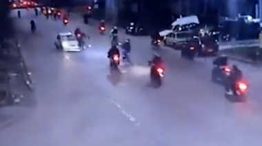 Muere un joven de 18 años tras choque entre un auto y caravana de motos en Mar del Plata