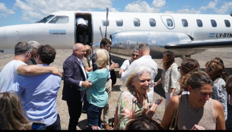 Humming Airways realizó su primer vuelo oficial y Villa Gesell recupera la conectividad aérea