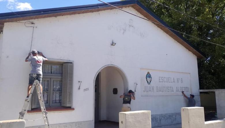 El Municipio inició obras de mejora en la Escuela N° 8 “Juan Bautista Alberdi”
