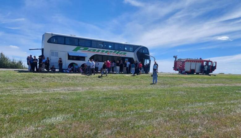 Asistieron a un micro varado en el kilómetro 307
