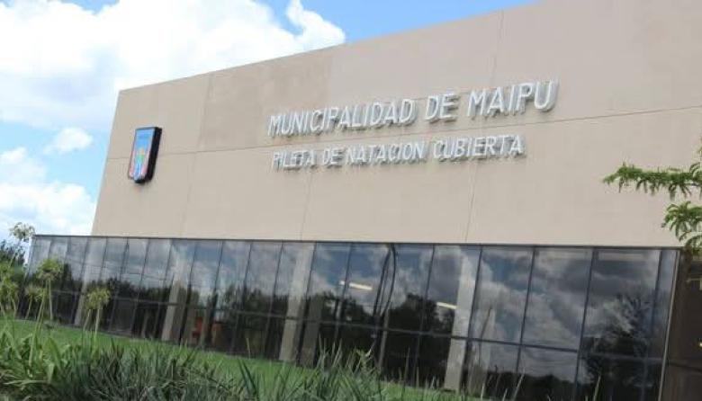 El natatorio suma mejoras estructurales y una silla hidráulica para garantizar mayor accesibilidad