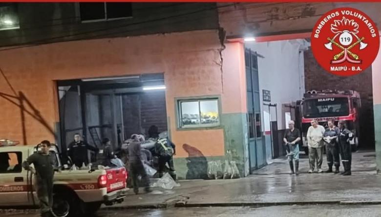 Intensas lluvias provocaron calles inundadas y múltiples intervenciones de emergencia