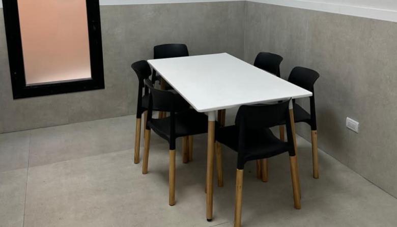 Incorporan mobiliario donado a la nueva ala de emergencias del Hospital Municipal