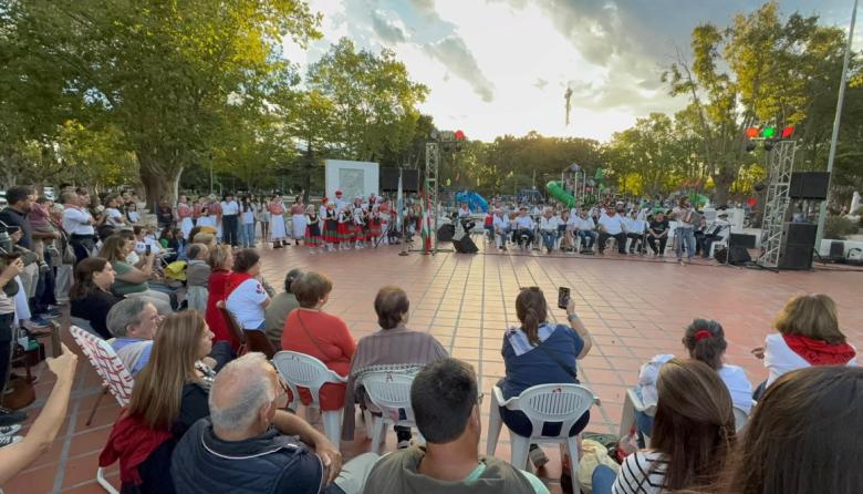 Concierto de la Orquesta de la Diáspora Vasca Argentina en la Plaza San Martín