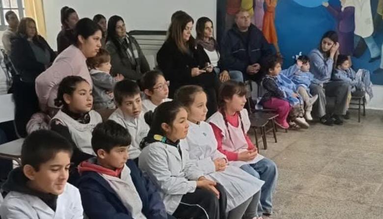 Santo Domingo celebró la Gesta de Mayo con un acto patrio en instituciones educativas