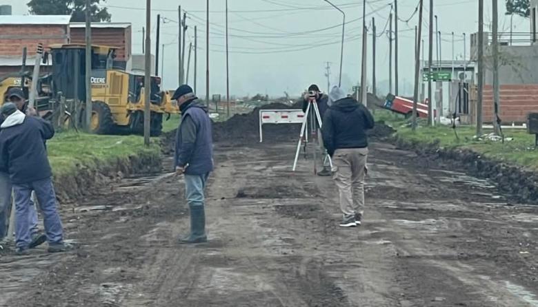 Comenzaron los trabajos para la construcción de cordón cuneta en Villa Italia