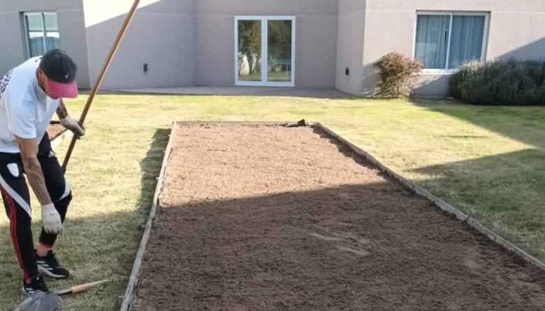 Reacondicionan las canchas de tejo en el Geriátrico y Centro de Día “Martín Rappallini”