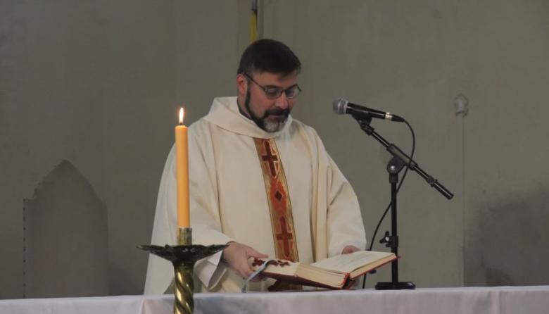 El padre José asumió como nuevo párroco e invita a la comunidad a acercarse a la Iglesia