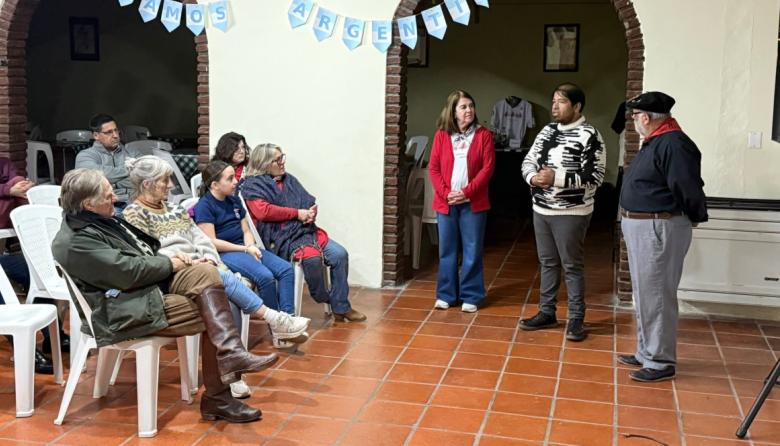 El Centro Vasco Anaitasuna vivió una tarde de cine y música en el marco de su 50.º aniversario