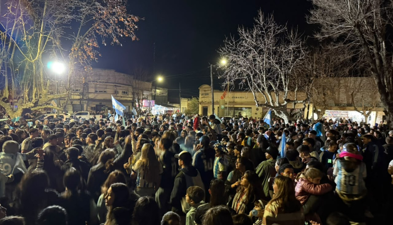 La Plaza San Martín fue una fiesta: Argentina venció a Inglaterra y va por el bicampeonato