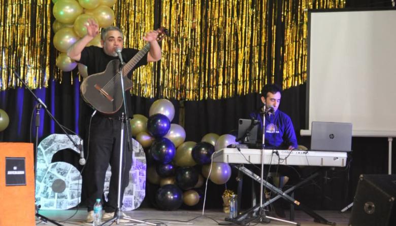 Doremifavos llenó de música y alegría una nueva jornada de la Feria del Libro