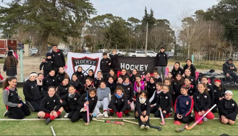 Las categorías infantiles de Hockey de Maipú participaron de un encuentro en Dolores
