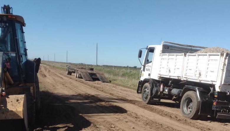 Continúan los trabajos de mantenimiento y mejoramiento de caminos rurales