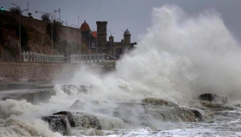 Suspenden las clases y actividades deportivas de la tarde por el temporal en Mar del Plata