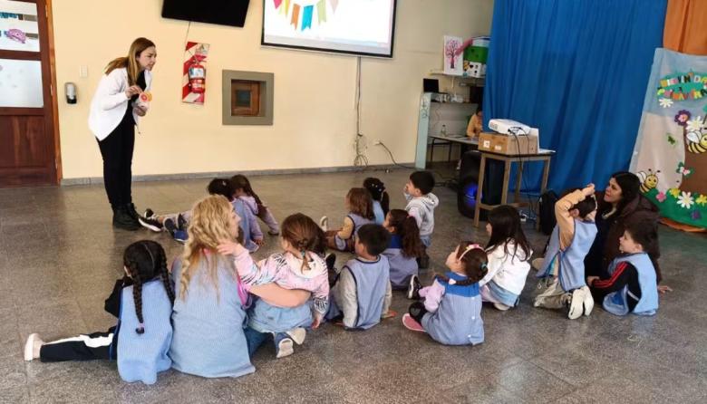 Realizaron una charla sobre alimentación saludable en el Jardín N.º 903