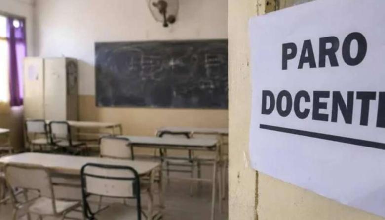La FEB rechazó la oferta salarial y reclama una recomposición para los docentes
