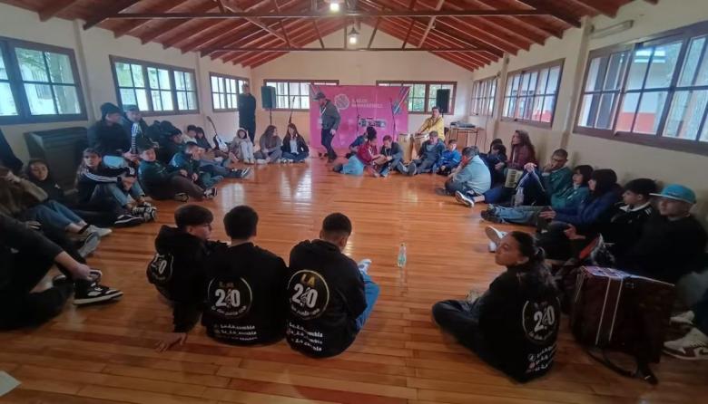 La Banda 2.0 participó de un taller de cumbia tras obtener el oro provincial