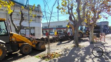 Avanza el recambio de cañerías en Maipú calles Belgrano y Alsina