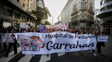 Trabajadores del Garrahan marcharon a Plaza de Mayo contra el vaciamiento