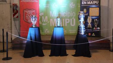 Las Copas de la Selección se exhibieron en el Club Atlético