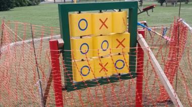 Instalan un nuevo juego de tatetí en la Plaza del Barrio Unión