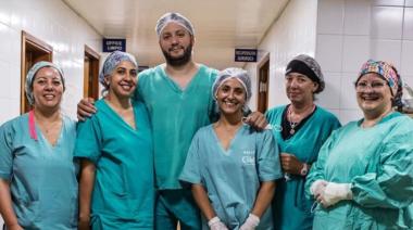 Silverio González Cacheiro realizó la primera artroplastia reversa de hombro en el sistema público costero