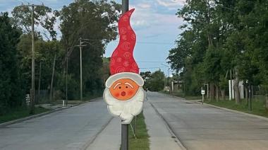 Instalación de de adornos en las calles de Maipú