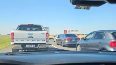 Intenso movimiento vehicular en las rutas 2 y 11 por el recambio turístico