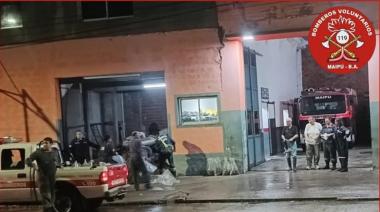 Intensas lluvias provocaron calles inundadas y múltiples intervenciones de emergencia