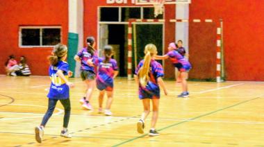 El handball infantil continúa sumando participantes en Maipú