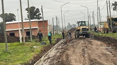 Avanzan los trabajos de cordón cuneta en el Banco de Tierras Villa Italia
