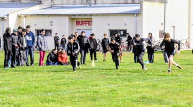 Jóvenes maipuenses participaron de las pruebas de atletismo de la etapa local