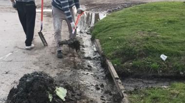 Avanzan las tareas de limpieza y desobstrucción de zanjas y pluviales en Maipú