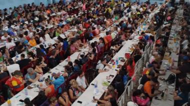 La Comisión de Padres de la Escuela Municipal de Deportes puso en marcha la venta de cartones para un encuentro solidario