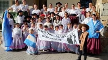 “Raíz Viva”: el Taller Municipal de Folclore prepara una nueva peña en Maipú