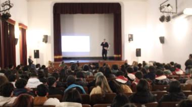 Estudiantes secundarios participaron de una jornada de educación financiera