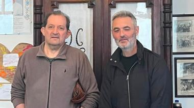Juan José Falú visitó el Teatro de los Maipuenses acompañado por Fernando Zapata