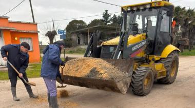 Las Armas continúa con trabajos de mantenimiento y arreglo de calles