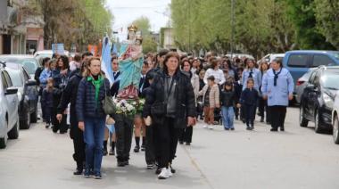 Maipú acompañó la procesión en honor a Nuestra Señora del Rosario