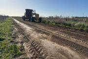 Realizan trabajos de mejora y acondicionamiento en caminos rurales de Las Armas