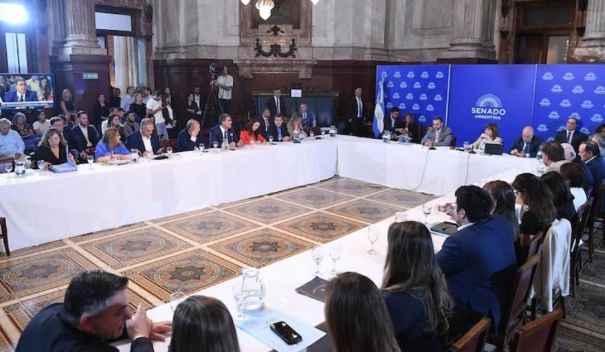 La reforma laboral avanza en el Congreso y genera protestas, paro y fuerte debate en todo el país