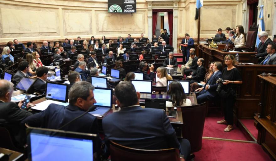 El Senado argentino debate la controvertida reforma laboral impulsada por el Gobierno