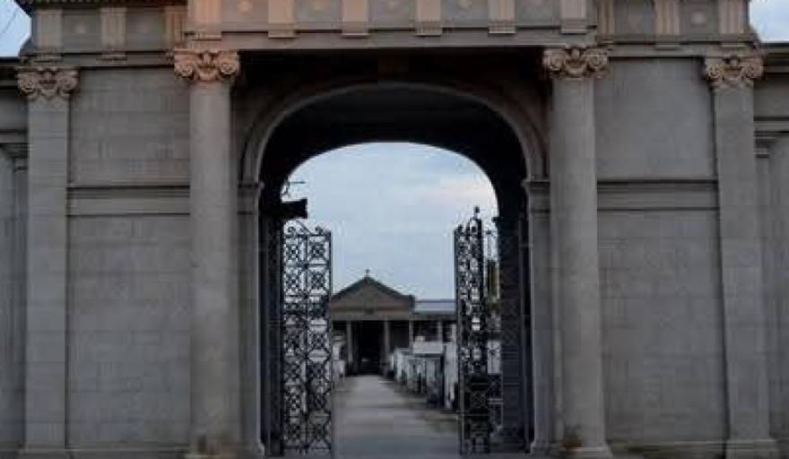 Inician trabajos de refacción en la capilla del Cementerio Municipal